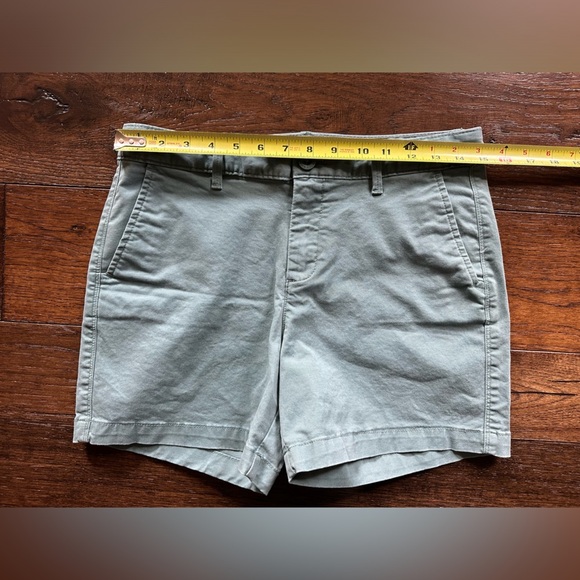 Eddie Bauer Slightly Curvy Light Seafoam Green Shorts- size 2 - Picture 2 of 9